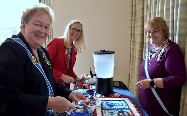 Photo of cake cutting