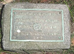 marker honoring two Honorary State Regents from the chapter