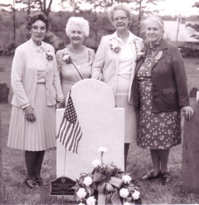 Participants at the dedication of Matthew Thornton DAR Marker